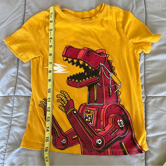 Lot of 3 Boys T-shirts - 1 Old Navy, 1 Children’s Place & 1 Carters Size 5T - Picture 2 of 13